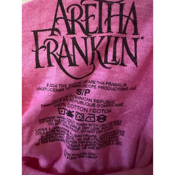 Aretha Franklin Queen of Soul Respect Tee, Pink Size Small, NWOT - Picture 5 of 5